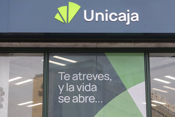 Archivo - Unicaja renueva su acuerdo de colaboración con Iberaval para financiar a las pequeñas empresas y autónomos de CyL.