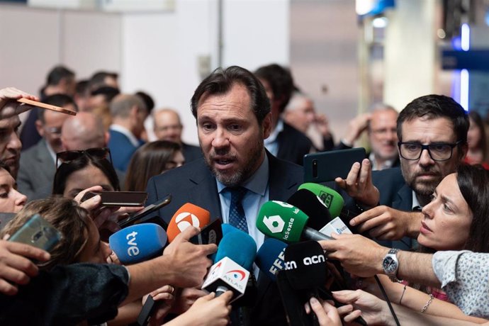 Puente atiende a los medios tras la inauguración del SIL, a martes 5 de junio de 2024 en Barcelona