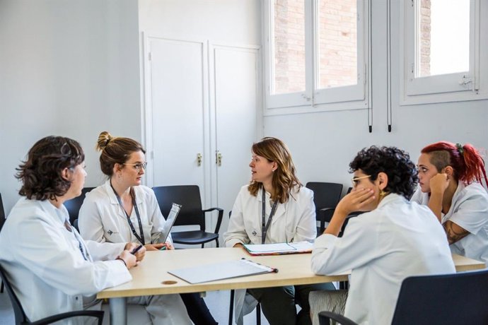 La Associació d'Infermeria Familiar i Comunitària de Catalunya alerta de que los casos de sarampión se incrementarán con las vacaciones si no se comienza ya a mejorar la cobertura vacunal contra esta enfermedad