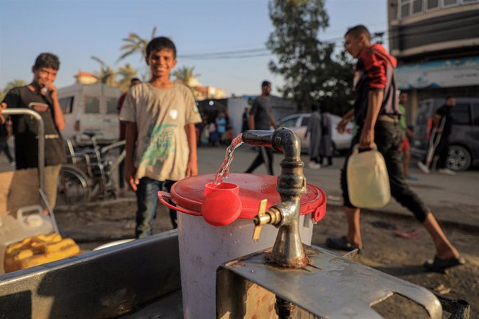 Fuente de agua en Jan Yunis, en la Franja de Gaza