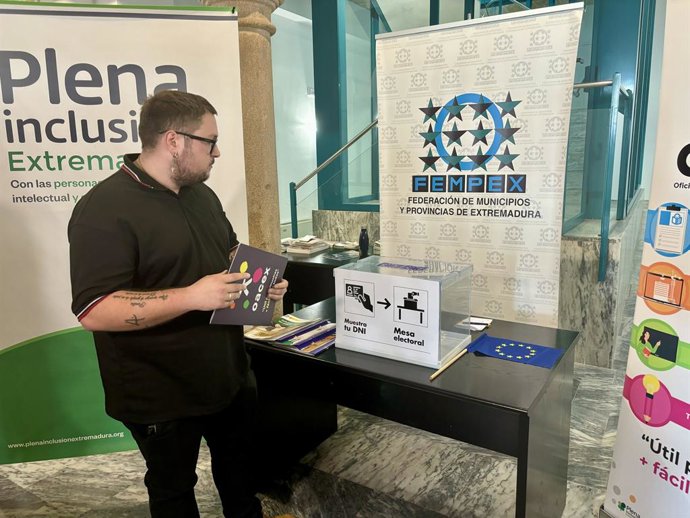 Ejemplo de una mesa electoral accesible cognitivamente