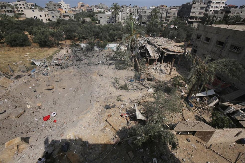 Edificios destruidos por los bombardeos del Ejército de Israel contra el campamento de refugiados de Nuseirat, en el centro de la Franja de Gaza (archivo)