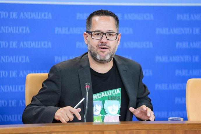 El portavoz de Adelante Andalucía, José Ignacio García, este miércoles en rueda de prensa.