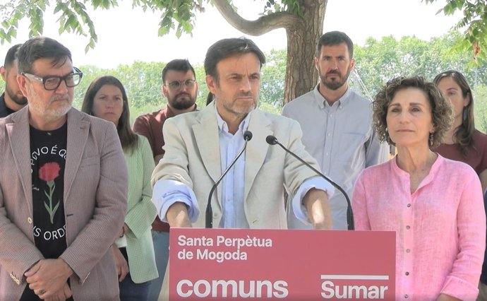 El candidato de los Comuns a las elecciones europeas y número dos de Sumar a estos comicios, Jaume Asens, en declaraciones en Santa Perpètua de Mogoda (Barcelona)