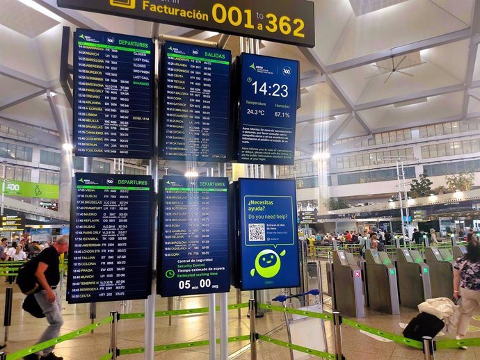 Pantallas de información al pasajero en el aeropuerto de Málaga-Costa del Sol 1.