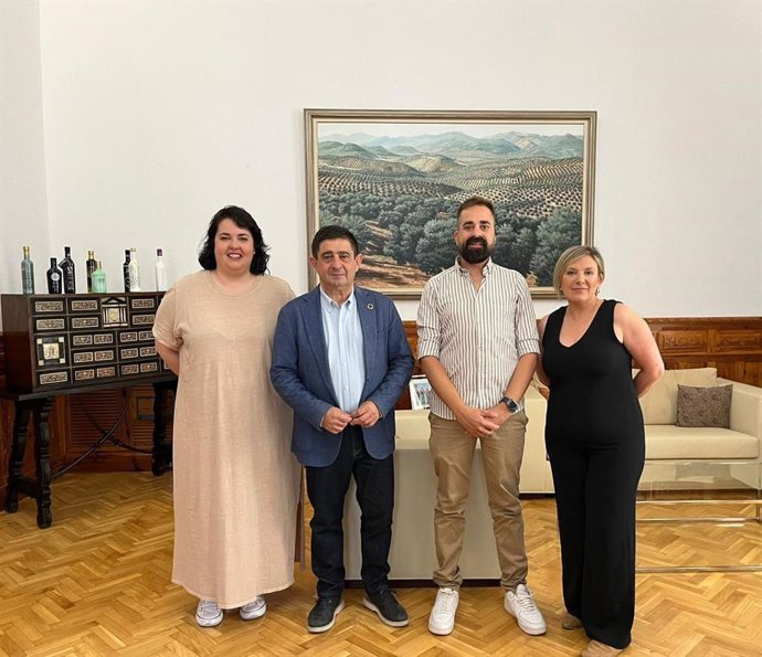 Francisco Reyes con responsables de Alcer Jaén