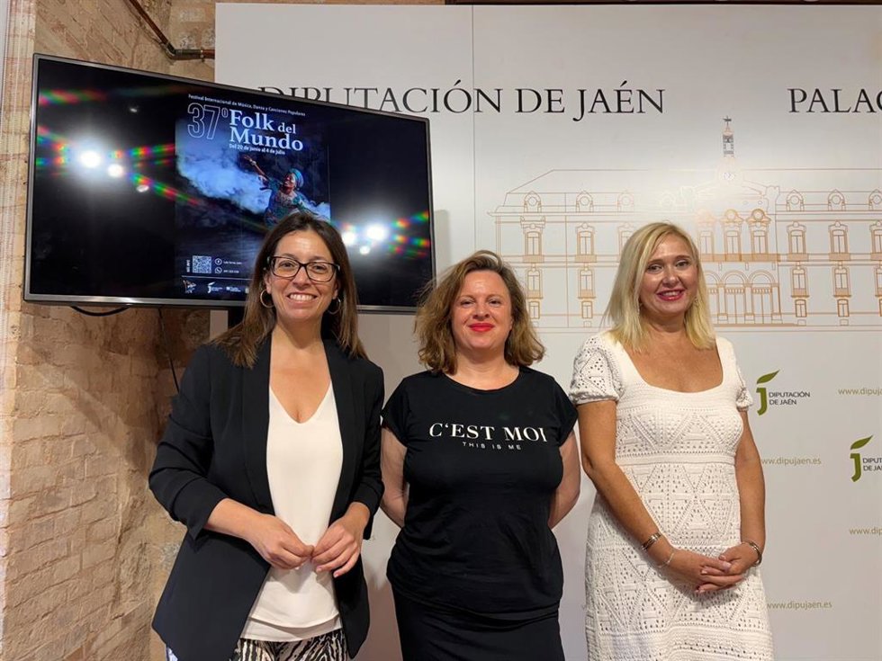 Presentación del 37 Festival Internacional de Música, Danza y Canciones Populares Folk del Mundo.