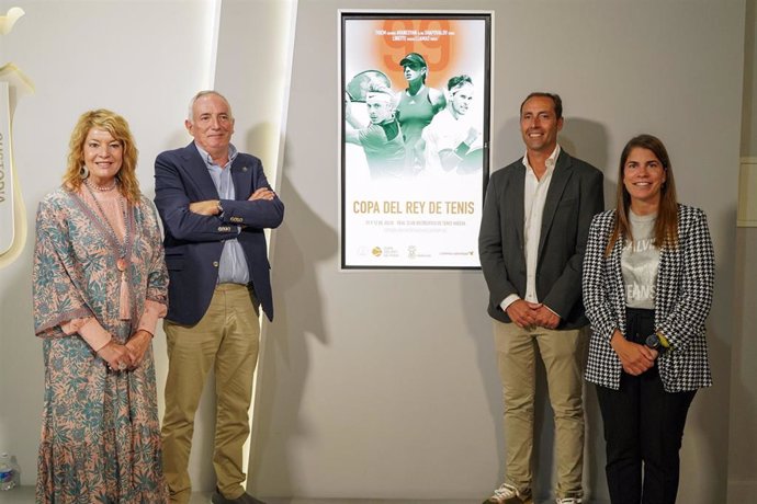 Presentación de la Copa del Rey de Tenis de Huelva en el Ayuntamiento.