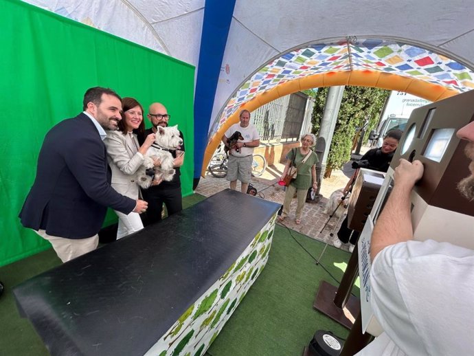 Ayuntamiento de Granada e Inagra celebran el Día del Medio Ambiente con un PhotoCan .