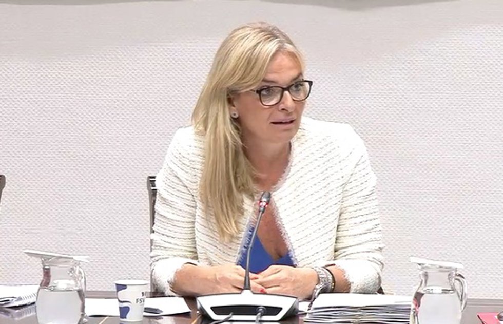 Archivo - La consejera de Sanidad del Gobierno de Canarias, Esther Monzón