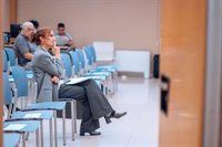 Mónica García asume que "ninguna comunidad" va a "saltarse la ley" con los residentes de último año este verano