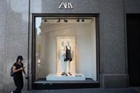 Inditex sube un 3,73% en Bolsa tras presentar resultados récord, aunque se queda a distancia de máximos