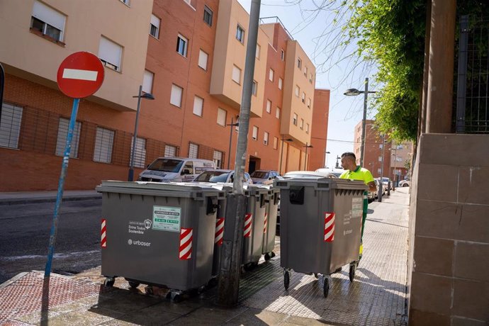 Contenedores de basura en Mairena