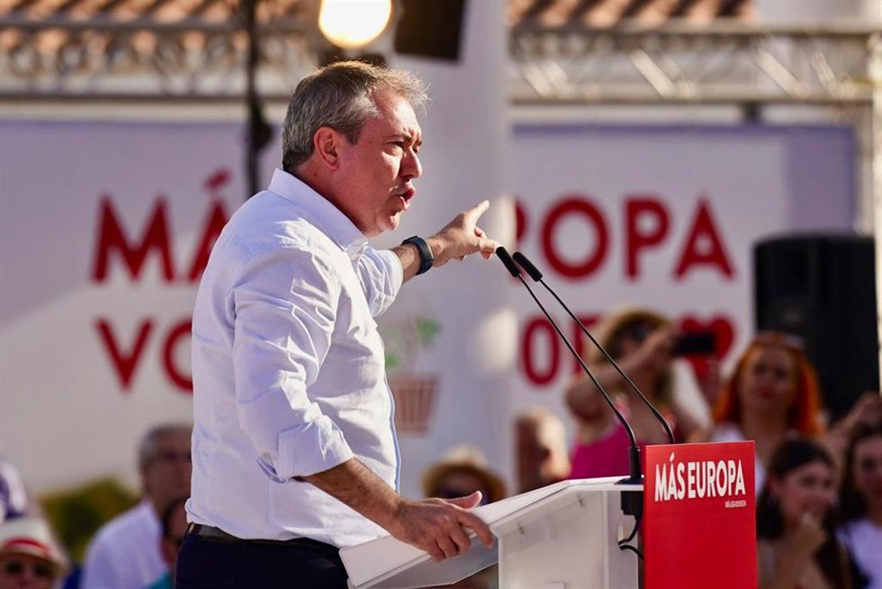 El secretario general del PSOE-A, Juan Espadas, ha intervenido esta tarde en un acto público en Benalmádena