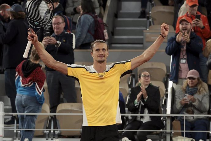 Alexander Zverev celebra un triunfo en Roland Garros.