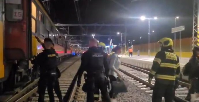 Al menos cuatro muertos y 26 heridos por una colisión de trenes en República Checa