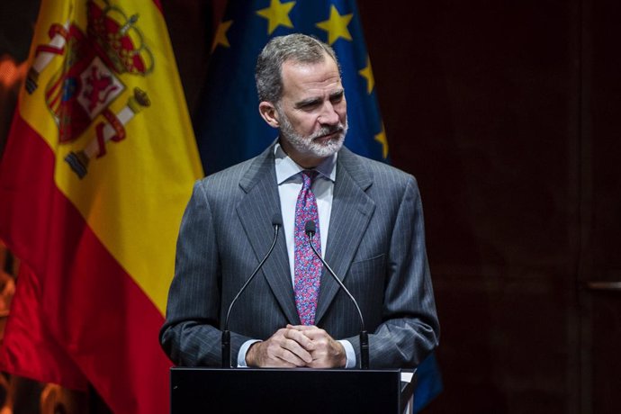 Archivo - El Rey Felipe VI y presidente de Honor de la Fundación CODESPA, preside la entrega de la XXI edición de los premios Codespa, en CaixaForum Madrid, a 1 de febrero de 2022, en Madrid (España). Estos galardones reconocen iniciativas solidarias de e