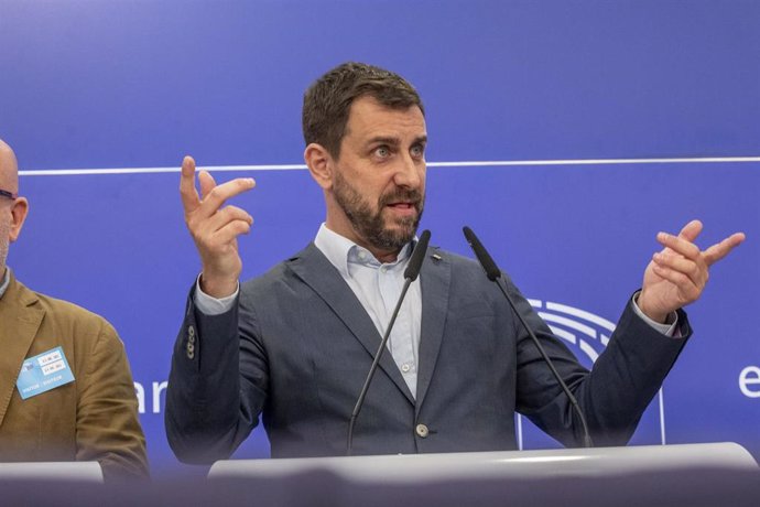 Archivo - Toni Comín pictured during a press conference regarding the evaluation of the sentence of the Court of the European Union on the lifting of the euro-parliamentary immunity