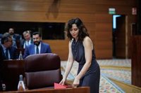 Ayuso prepara un plan regional sobre drogas dirigido a jóvenes para frenar el consumo de marihuana y vapeadores