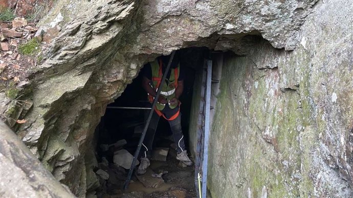 Una de las antiguas minas de la sierra del Montseny (Barcelona) en las que se ha cerrado el acceso.