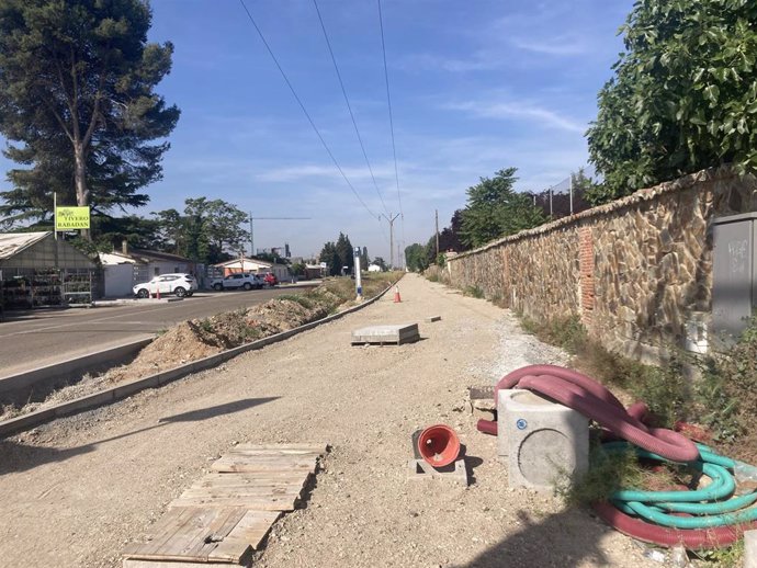 Estado de las obras en el carril bici del Camino Viejo de Simancas.