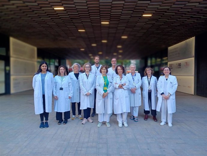 Profesionales de los Servicios de Patología Digestiva, Medicina Física y Rehabilitación y Farmacia del Hospital Sant Pau que han participado en el estudio y en el nuevo programa asistencial dirigido a pacientes con cirrosis