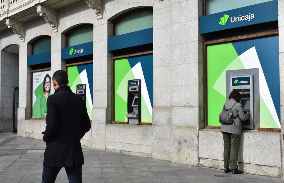 Archivo - Unicaja Ofrece Bonificaciones Y Descuentos De Hasta El 30% En La Contratación De Seguros