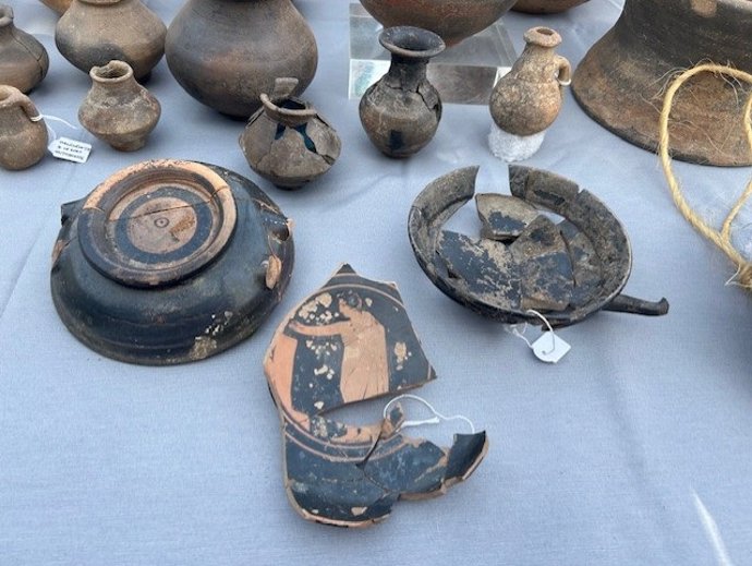 Algunas de las piezas halladas en el Turuñuelo