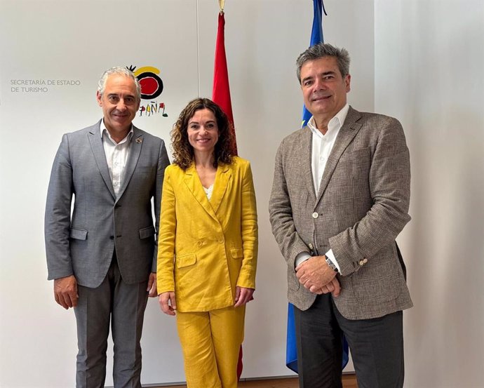 Hostelería de España presenta su plan de competitividad del sector a la Secretaria de Turismo.