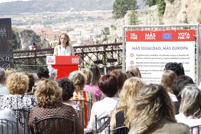 La candidata a la reelección al Parlamento Europeo y vicesecretaria general del PSOE de Castilla-La Mancha, Cristina Maestre, en un acto en Cuenca.