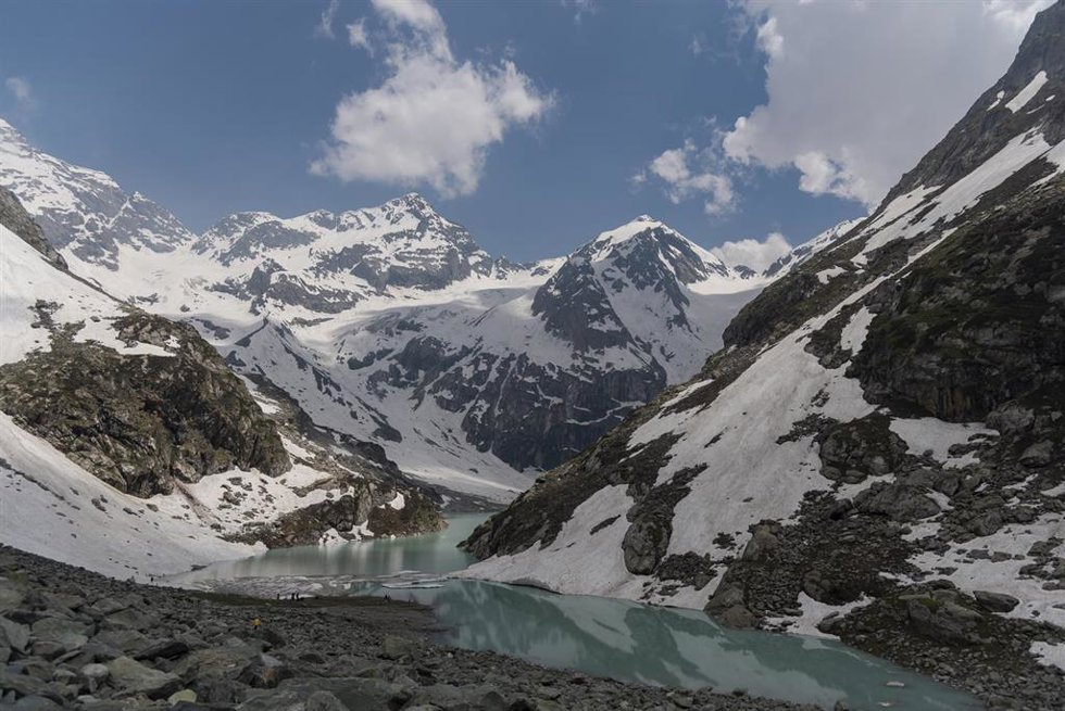 Archivo - Lago Tulian, en Jammu y Cachemira (India).