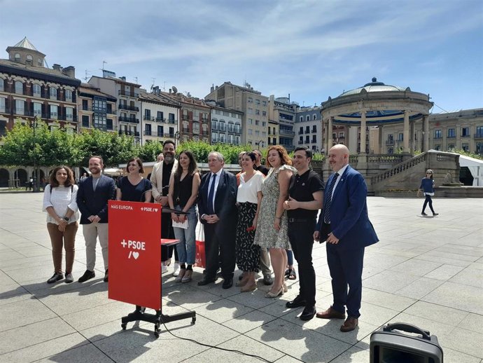 Acto electoral del PSOE en Pamplona con la participación del ministro de Industria y Turismo, Jordi Hereu