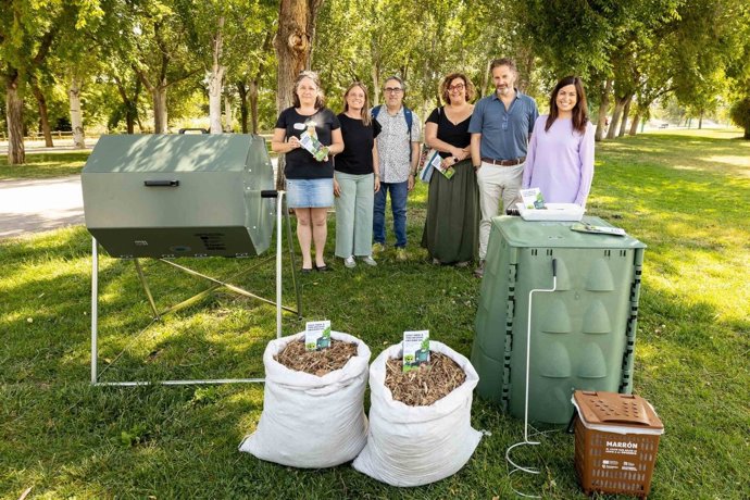 La concejala Tatiana Gaudes durante el acto de presentación del proyecto de compostaje.