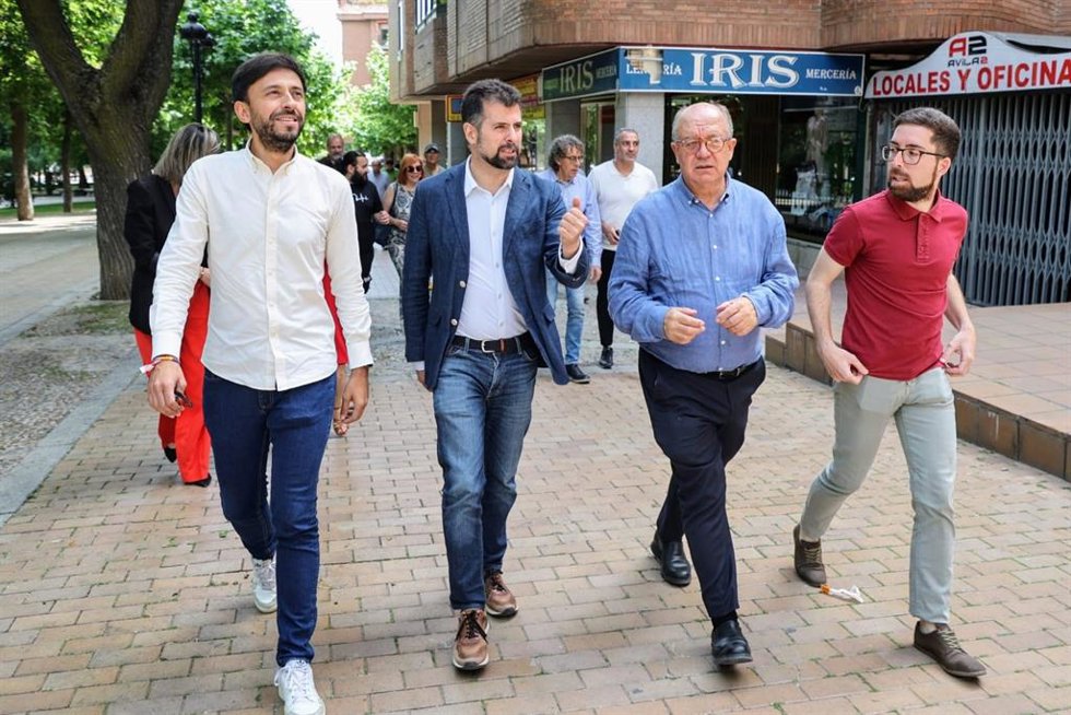 El secretario general del PSCyL, Luis Tudanca, en una visita a Ávila