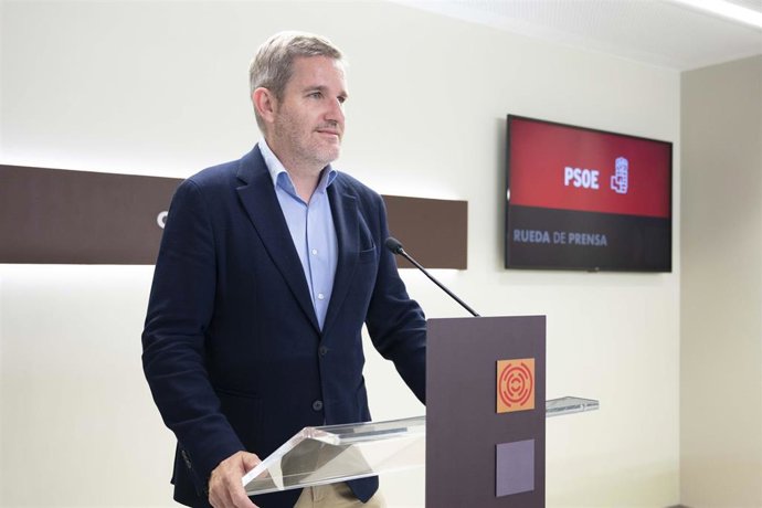 El portavoz socialista de Educación, Ignacio Urquizu