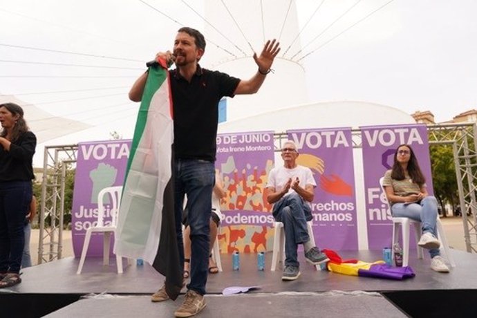 El confundador de Podemos y exvicepresidente del Gobierno, Pablo Iglesias, este jueves en un mitin en Málaga.