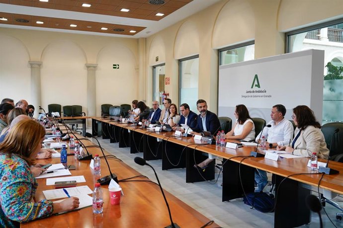 Reunión del equipo de dirección de la Consejería de Sostenibilidad, con su titular, Ramón Fernández-Pacheco