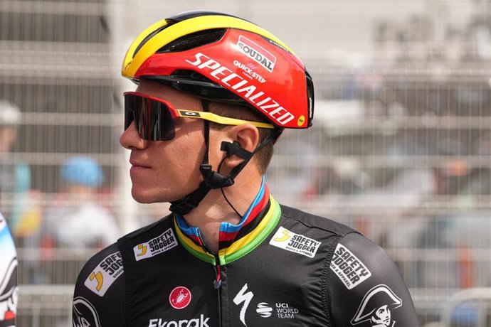 Archivo - Remco Evenepoel de Soudal Quick-Step durante la Itzulia Basque Country 2024, evento ciclista, etapa 2 Irun - Kanbo, el 2 de abril de 2024 en Kanbo, España - Foto Laurent Lairys / DPPI