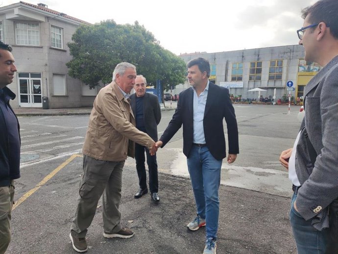 El candidato socialista al Parlamento Europeo Nicolás González Casares se reúne con la Organización de Productores de Pesca Fresca do Porto e Ría de Marín (Opromar)