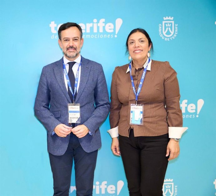 El consejero de Turismo del Cabildo de Tenerife, Lope Afonso, y la consejera delegada de Turismo de Tenerife, Dimple Melwani