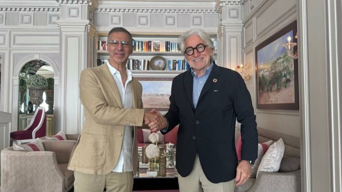 El presidente de la Confédération Générale des Enterprises du Maroc (CGEM) de la región de Tánger-Tetuán-Alhucemas, Adil Rais, y el de Foment del Treball, Josep Sánchez Llibre