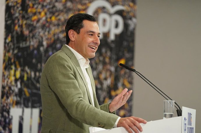 El presidente del PP de Andalucía, Juanma Moreno, en un acto del partido en Vélez-Málaga.
