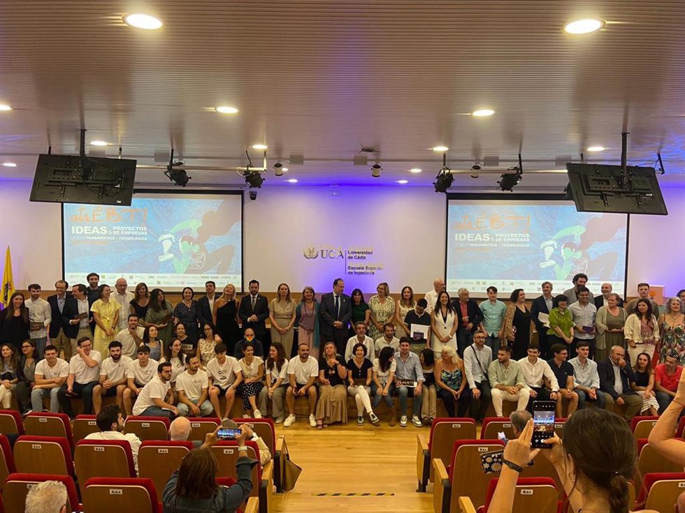 Premiados de la XVI edición de 'atrÉBT!' de la UCA.