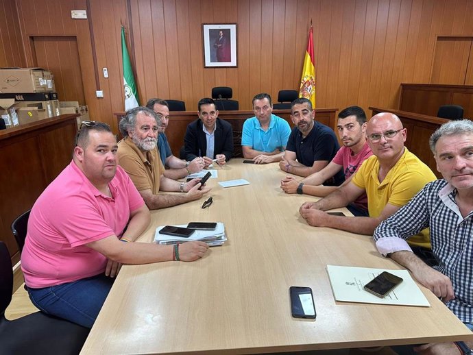 El diputado Gonzalo Domínguez con los alcaldes de Casariche y Badolatosa