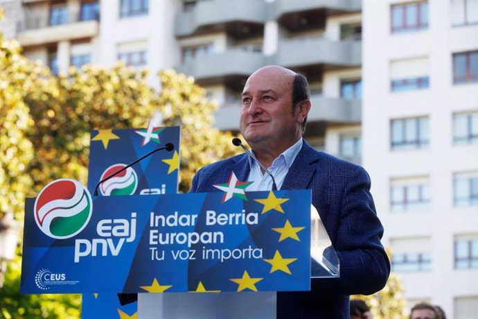 El presidente del EBB del PNV, Andoni Ortuzar, en un acto de campaña a las próximas elecciones europeas del próximo 9 de junio