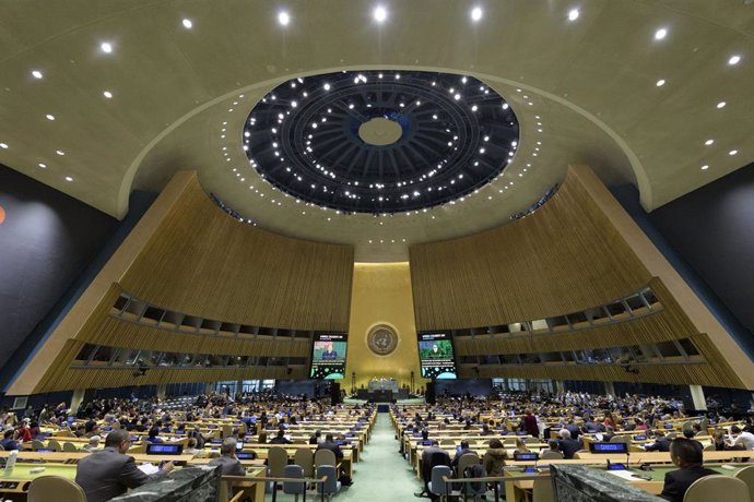 Archivo - Imagen de archivo del pleno de la Asamblea General de la ONU