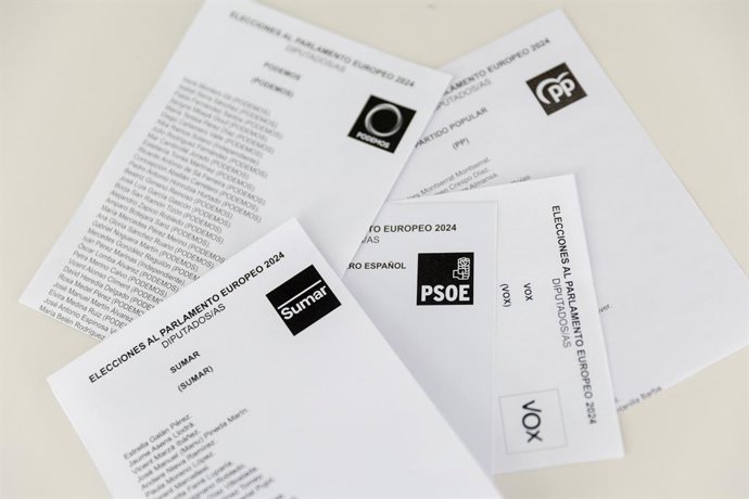 Papeletas electorales de diferentes partidos políticos que se presentan como candidatos al Parlamento Europeo, a 5 de junio de 2024, en Madrid (España).