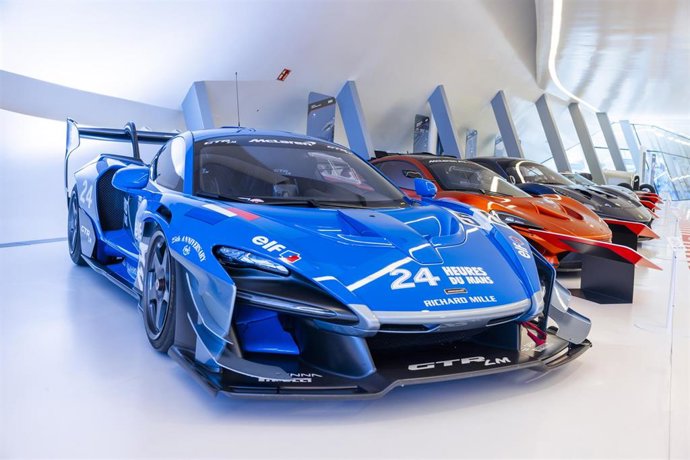 Archivo - Vehículos en Mobility City.