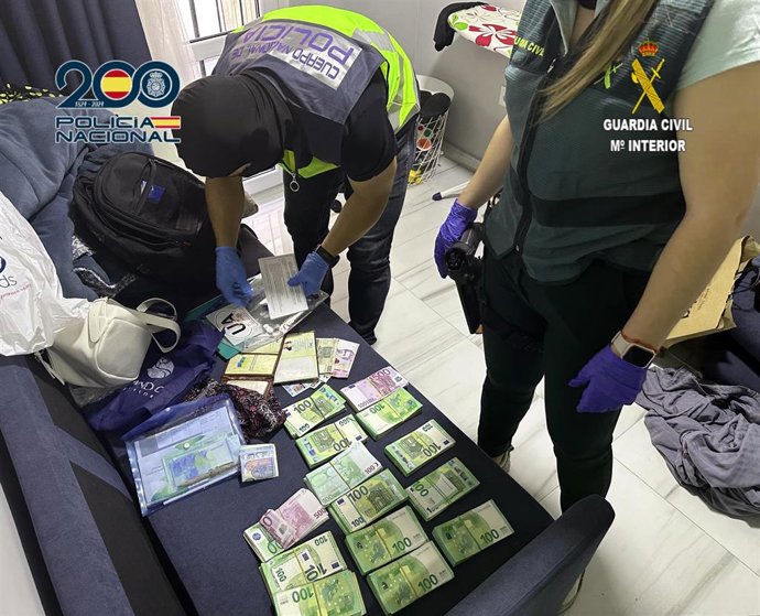 Desarticulan un grupo criminal en Alicante y Málaga que robaba y falsificaba vehículos para su venta en Europa