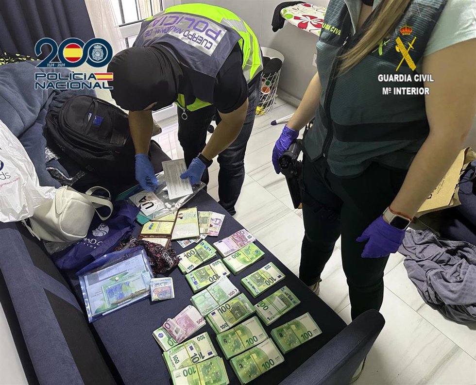 Desarticulan un grupo criminal en Alicante y Málaga que robaba y falsificaba vehículos para su venta en Europa